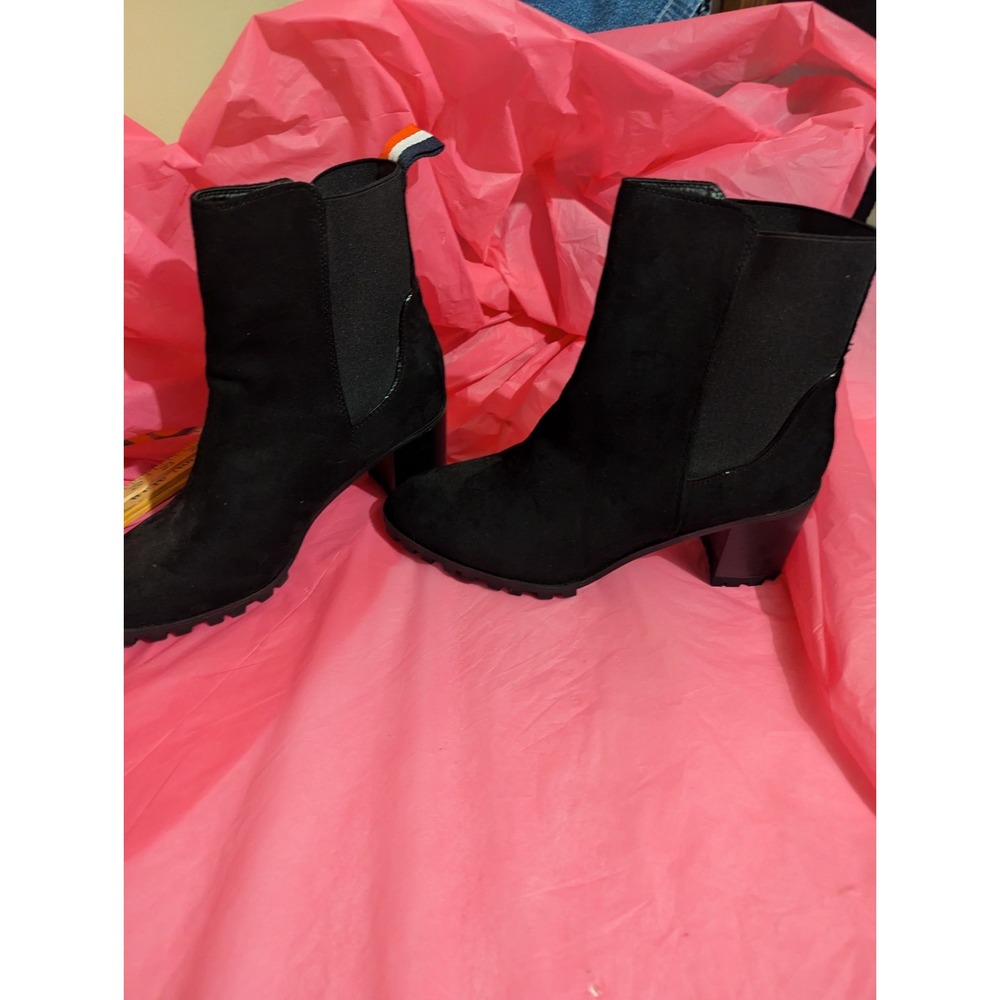Catherine Malandrino womens black slip on suede boots size 9 Bamber